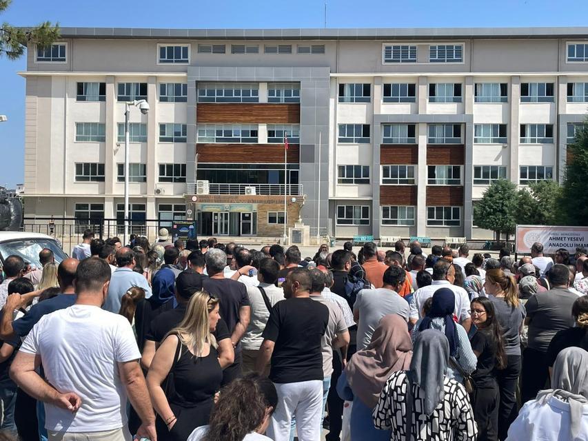 Veliler LGS’ye giren çocukları kadar heyecan yaşadı