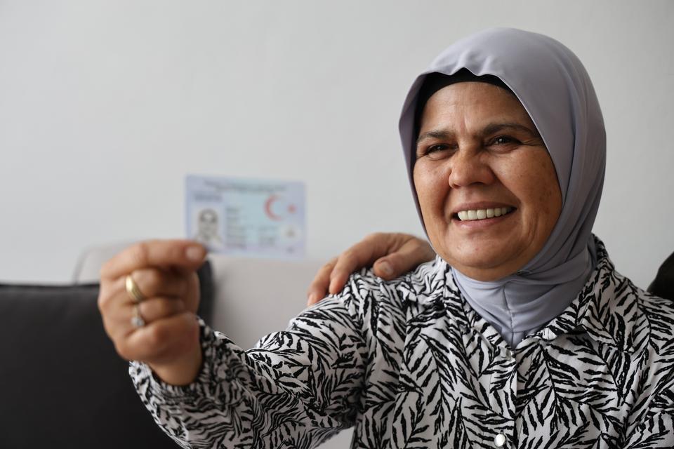 FİLMLERE KONU OLACAK HİKAYE AYDINLATILDI, 58 YIL SONRA GERÇEK KİMLİĞİNE KAVUŞTU DNA TESTİ ORTAYA ÇIKARDI, SİVASLI KADININ GÖZYAŞLARI SEVİNCE DÖNDÜ