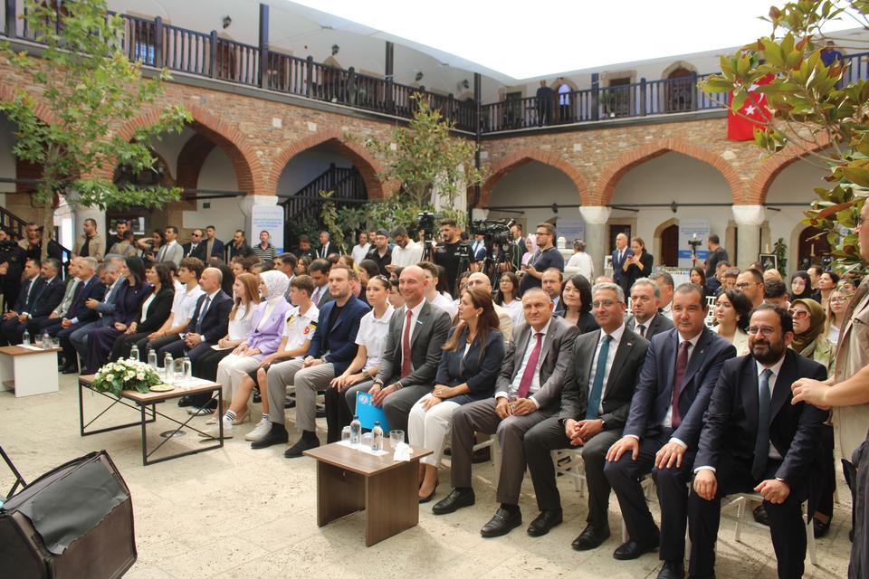 AİLE VE SOSYAL HİZMETLER BAKANI GÖKTAŞ: "İKLİM DEĞİŞİKLİĞİNİN YÜKÜNÜ EN FAZLA ÇOCUKLARIMIZ TAŞIYOR"
