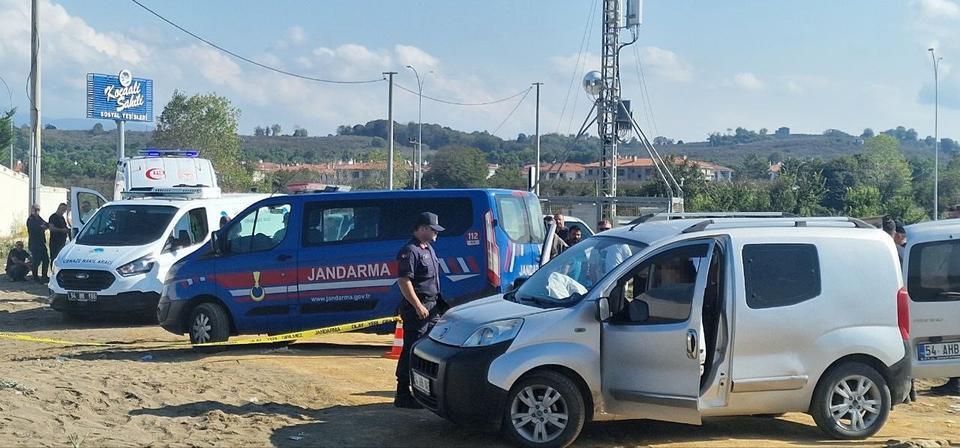 MUHTAR ARACINDA BAŞINDAN VURULMUŞ HALDE ÖLÜ BULUNDU