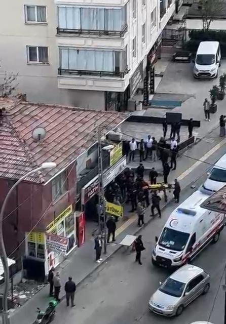 UYUŞTURUCU ETKİSİ ALTINDA OLDUĞU İDDİA EDİLEN KİŞİDEN DEMİR SOPALI SALDIRI: 1 YARALI