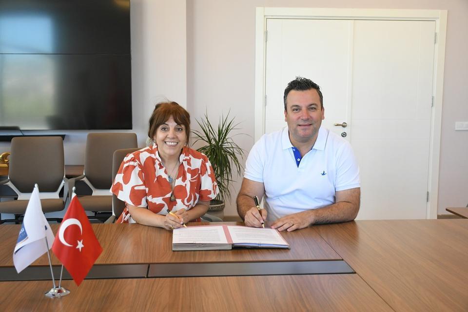 Kuşadası Belediyesi'nden kazı çalışmalarına kesintisiz destek