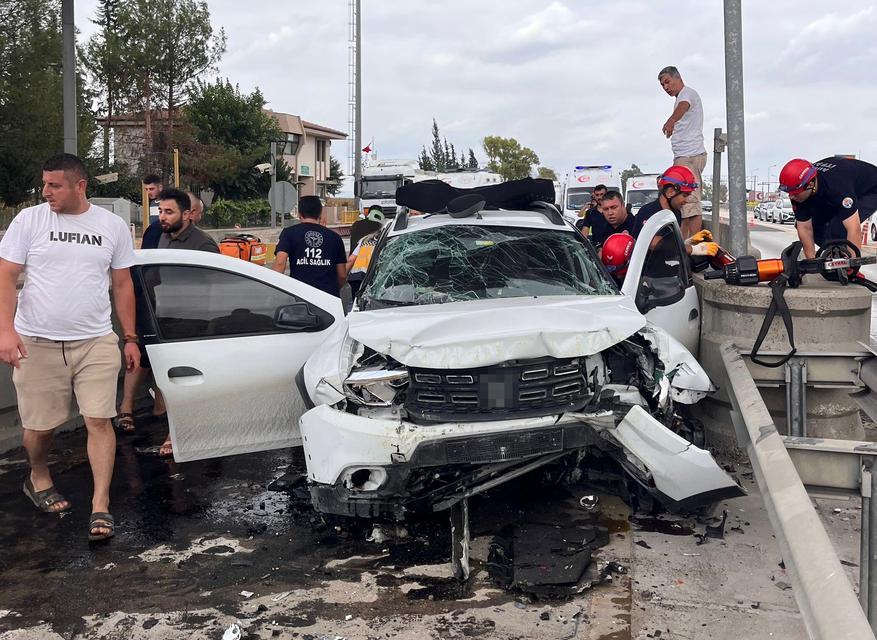 Gişelerde feci kaza: 1 ölü, 4 yaralı