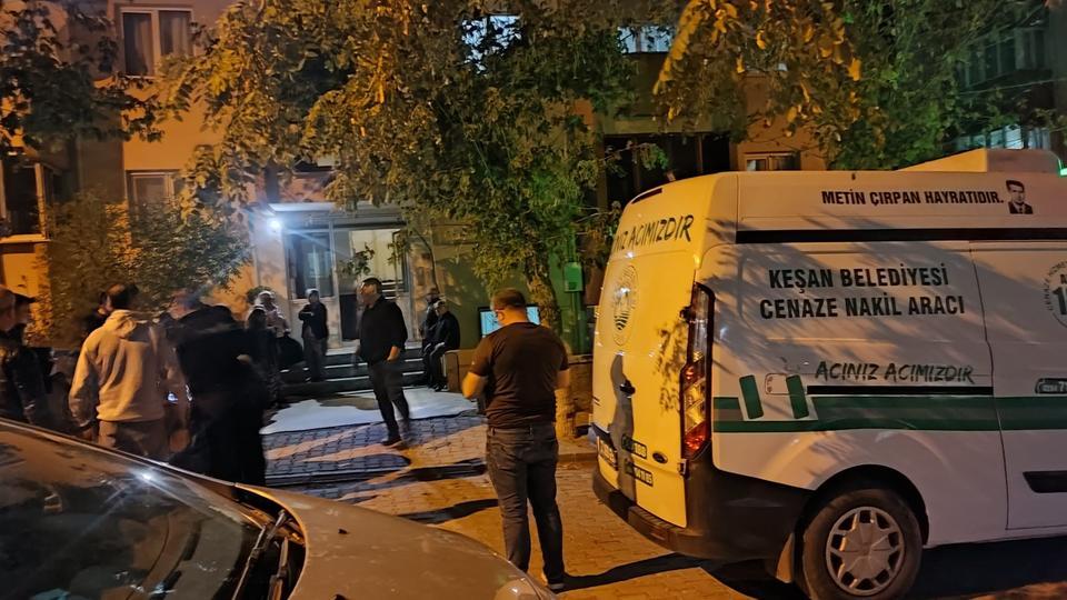 Haber alınamayan kişi evinde ölü bulundu