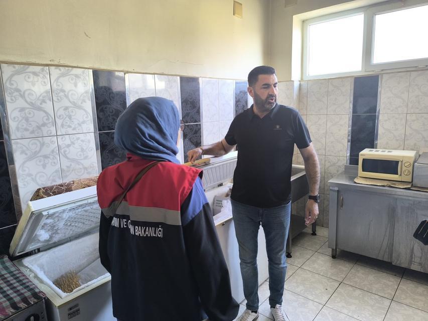 Yol üstündeki tezgahlar denetlendi