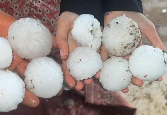 Yumurta büyüklüğünde dolu yağdı
