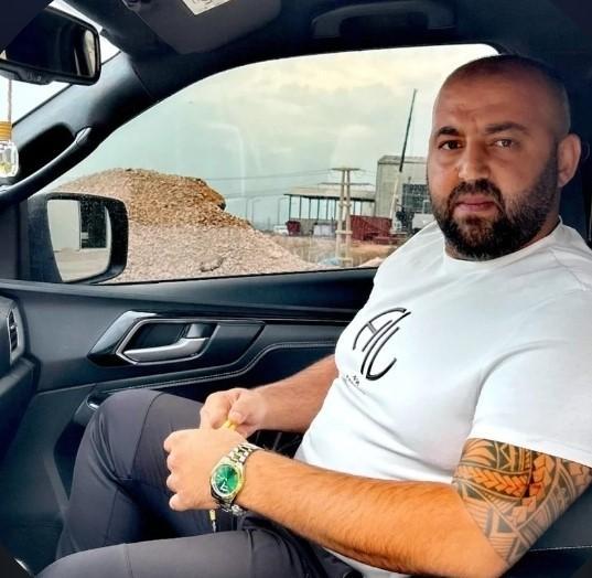 Evinin kapısında uğradığı silahlı saldırıda hayatını kaybetti