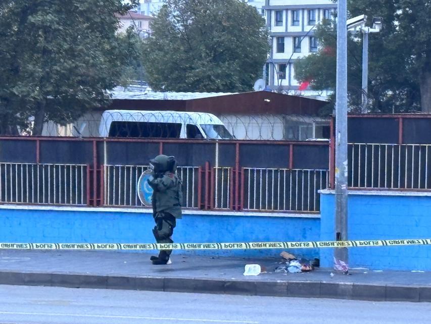 Gaziantep İl Emniyet Müdürlüğü önünde şüpheli paket paniği