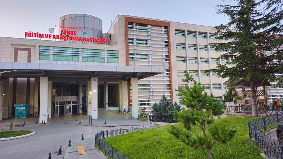 Hastanenin ek binasında çıkan yangın söndürüldü