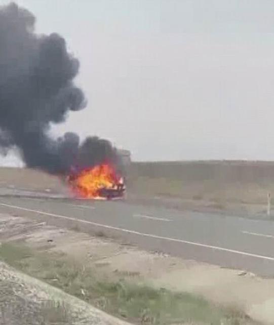 Seyir halindeki otomobil alev topuna döndü