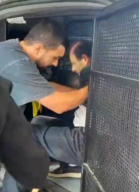 CEZAEVİNDEN ÇIKTI, HAMİLE KADINI BIÇAKLADI