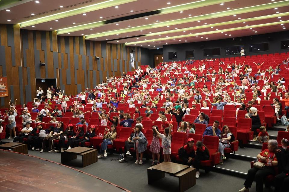 Başkan Anıl Yetişkin'le Efeler kültür ve sanatın yeni merkezi oldu