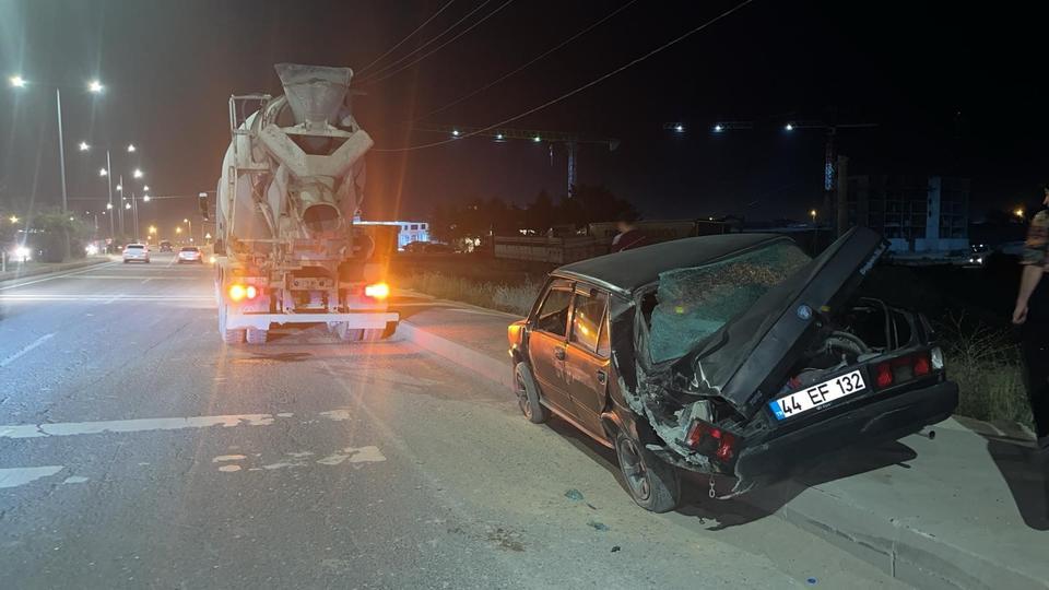 Mikser otomobile çarptı, 1 yaralı