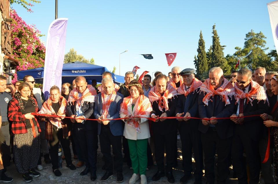 Didim Zeytin Festivali renkli görüntülerle başladı