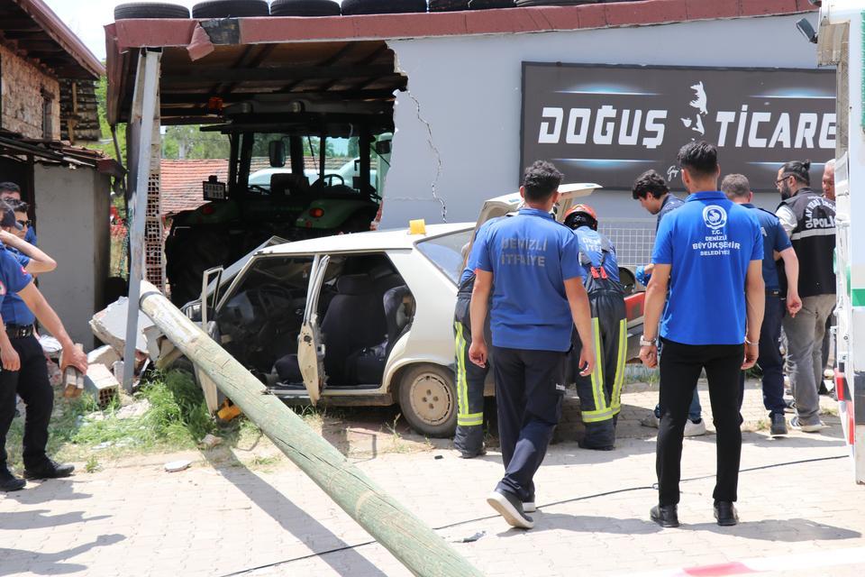 Karı koca duvara çarpan otomobilde can verdi