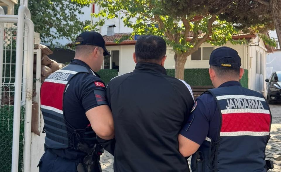 İzmir'de 10 yıl 10 ay kesinleşmiş hapis cezası bulunan firari yakalandı