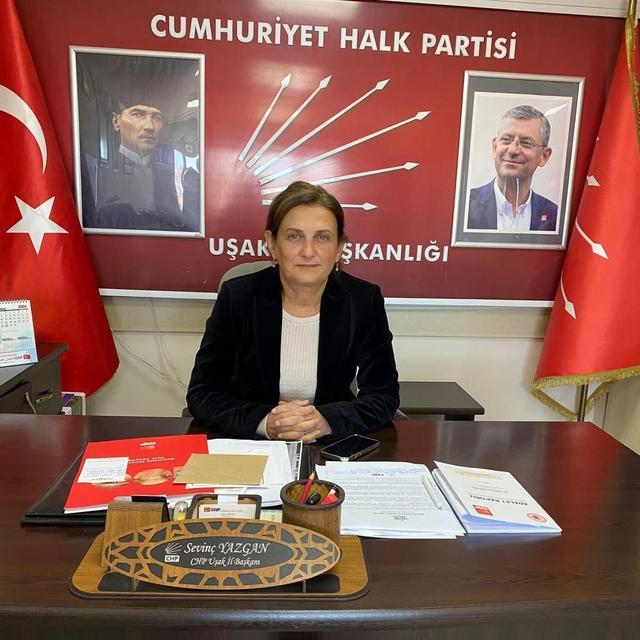 CHP UŞAK İL BAŞKANI SEVİNÇ YAZGAN GÖREVİNDEN İSTİFA ETTİ