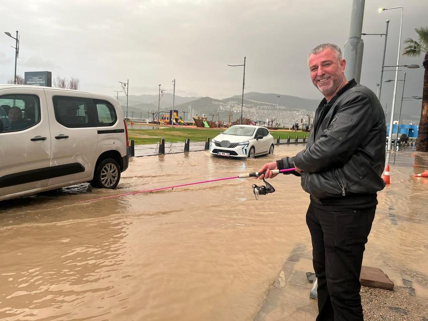 Sağanak hayatı felç etti