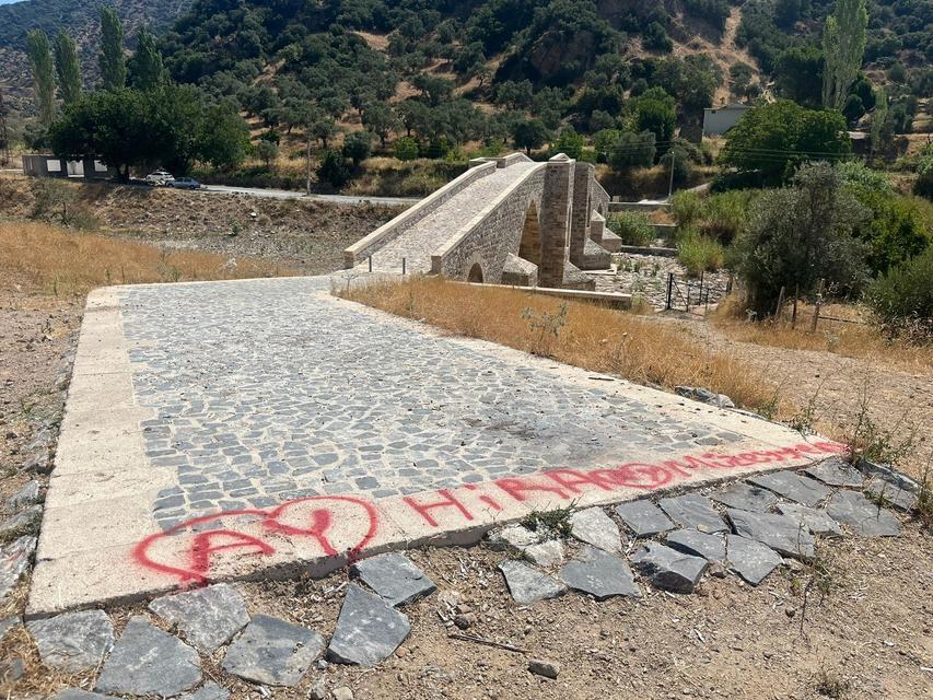 TARİHİ YUNAN KÖPRÜSÜ'NE ÇEVRE DÜZENLEMESİ İSTİYORLAR