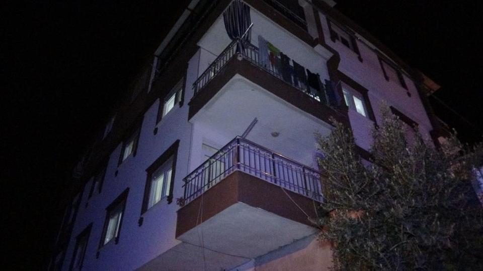 Eski eşi ve 10 günlük kocasına falçatayla dehşeti yaşattı!