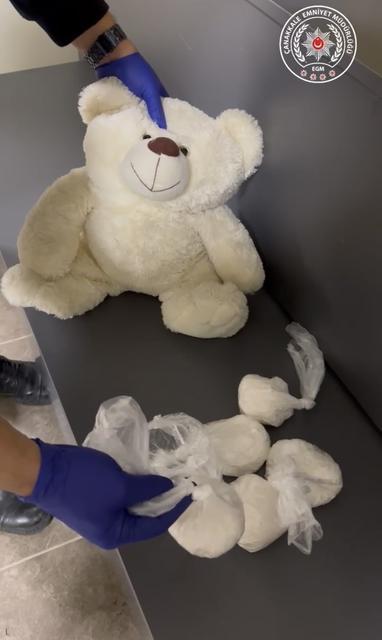 ÇANAKKALE'DE OYUNCAK AYI İÇİNDEN UYUŞTURUCU ÇIKTI