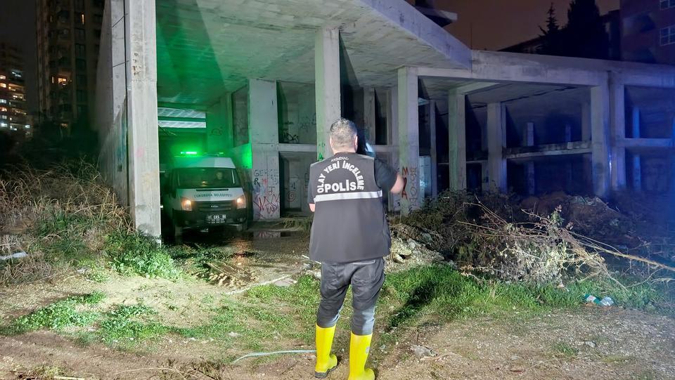 Yağışla su dolan bodrum kata düşerek hayatını kaybetti