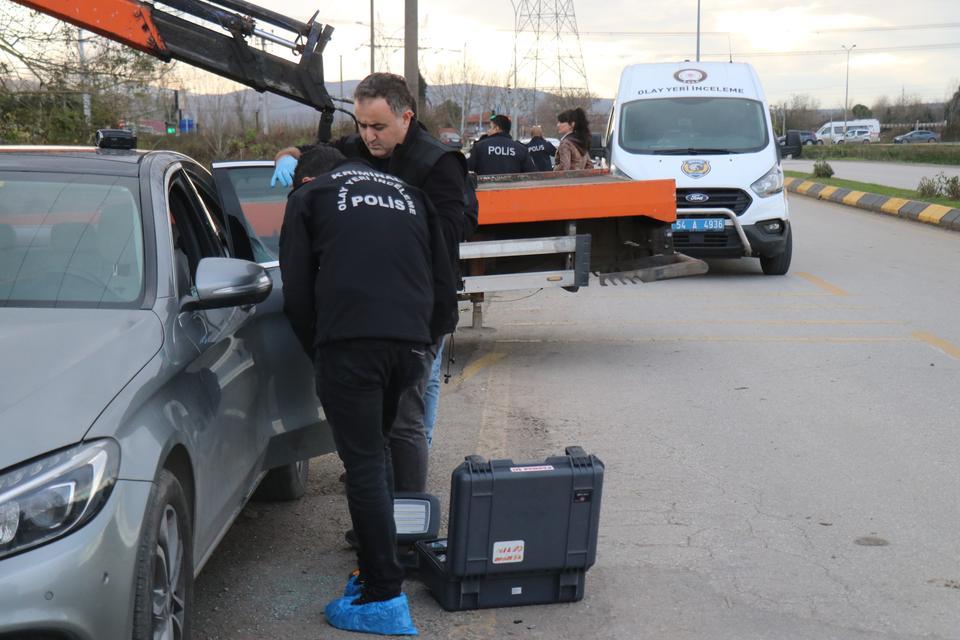 KALP DAMAR CERRAHI OTOMOBİLİNDE BAŞINA POŞET GEÇİRİLMİŞ HALDE ÖLÜ BULUNDU