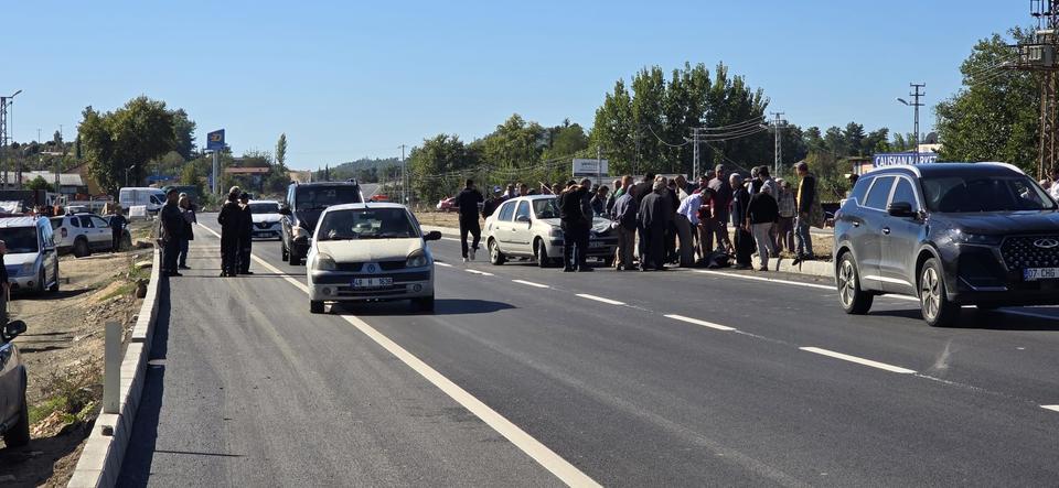 Karşıya geçmek isterken otomobilin çarptığı yaşlı adam hayatını kaybetti