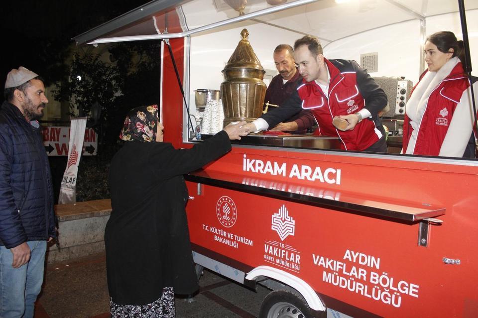 Aydın Vakıflar Bölge Müdürlüğü'nden salep ikramı