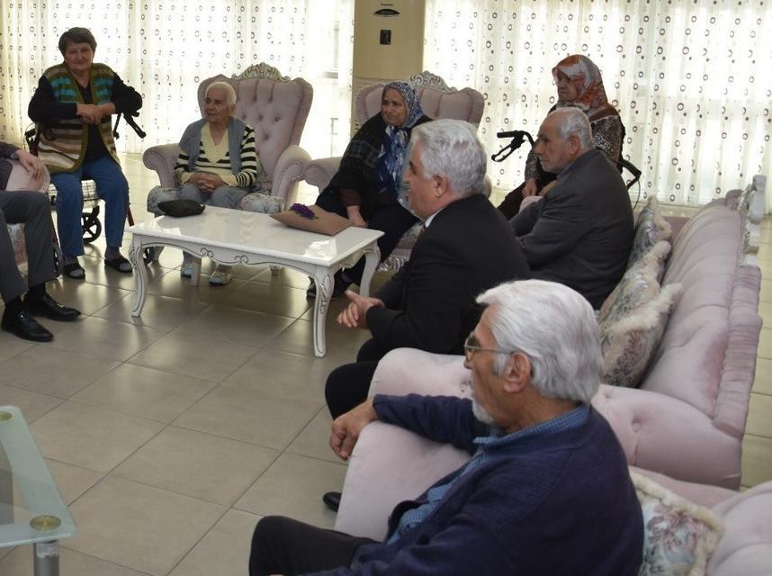 DENİZLİ'DE 200'DEN FAZLA YAŞLI HUZUREVİ İÇİN SIRA BEKLİYOR DENİZLİLİ HAYIRSEVERLERE HUZUREVİ YAPIMI İÇİN DESTEK ÇAĞRISI YAPILDI