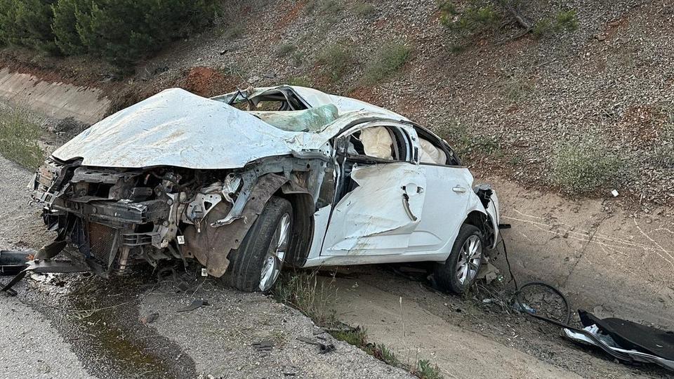 UŞAK'TA İL GENEL MECLİS ÜYESİ KAZADA AĞIR YARALANDI
