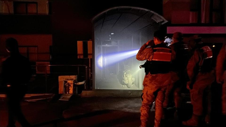 Yangından 2 kişi yanarak can verdi