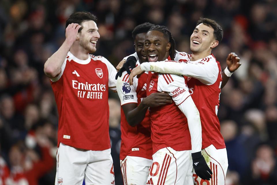 Arsenal derbide Tottenham'ı 4-1 ile geçti