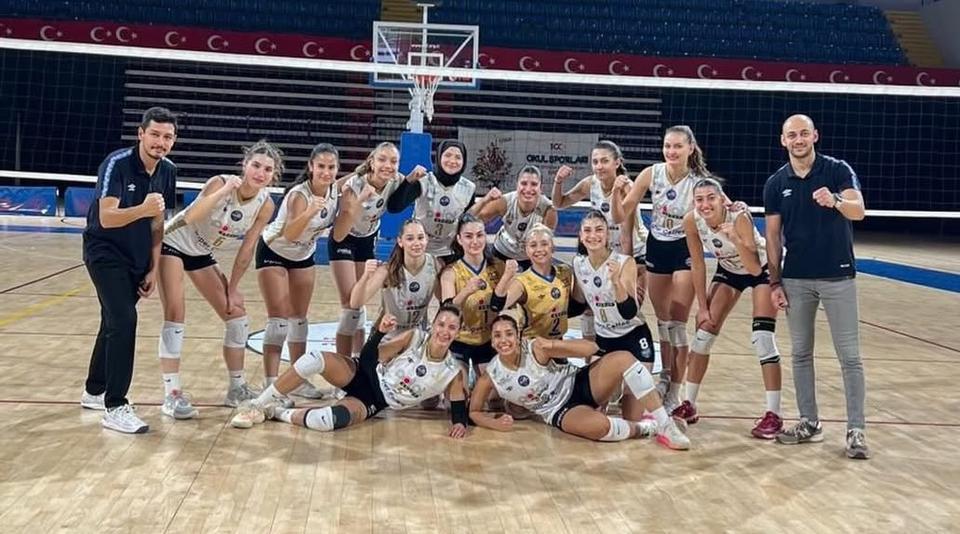 Didim Voleybol evinde galibiyetle başladı