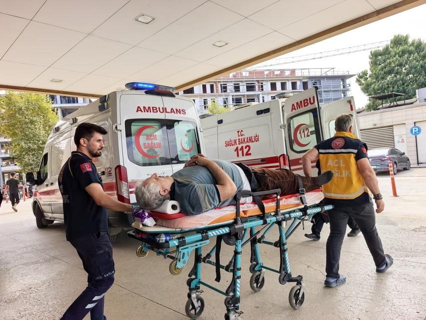 Çatıdan düşen kişi ağır yaralandı