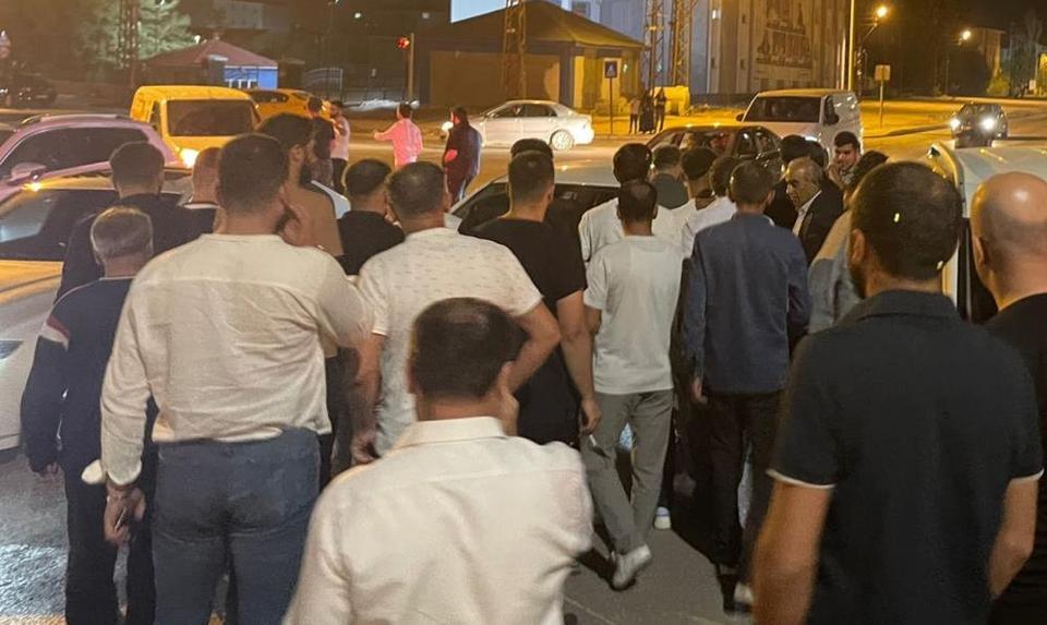 Otomobil ile kamyon çarpıştı: 3 yaralı