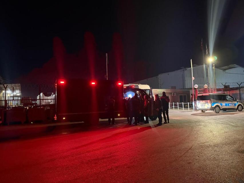 Tırdan sızan kimyasal maddeden etkilenen 5 kişi hastanelik oldu