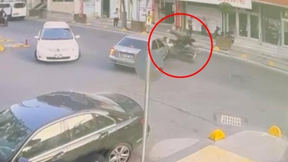 Motosiklet sürücüsü havaya fırladı