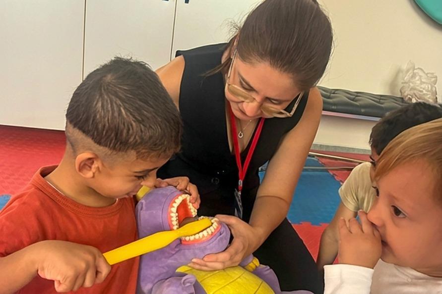 Efeler’in özel çocuklarının beslenme zorlukları eğitimle aşılıyor