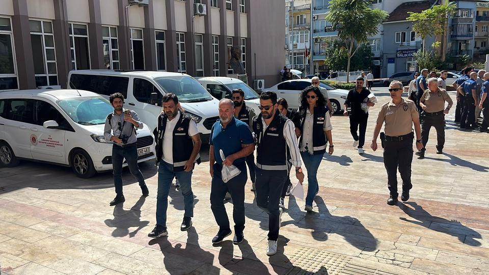 Aydın'da bıçak parası iddiasına görevden uzaklaştırma