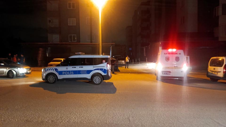 Sevgilisinin eski eşine yakalanmamak için canından oldu