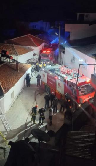 Ev yangını can aldı: Karı-koca kurtarılamadı