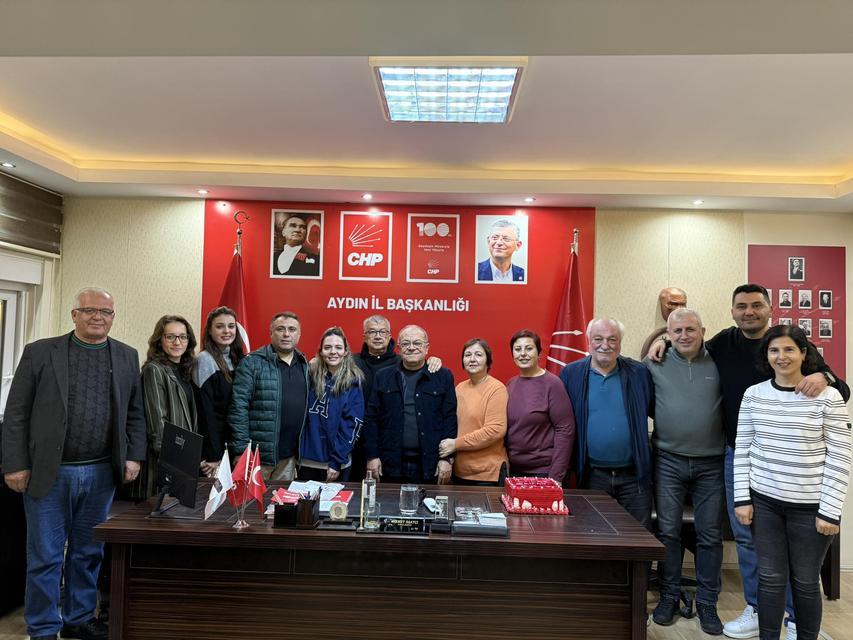 Başkan Saatçı’ya doğum günü sürprizi