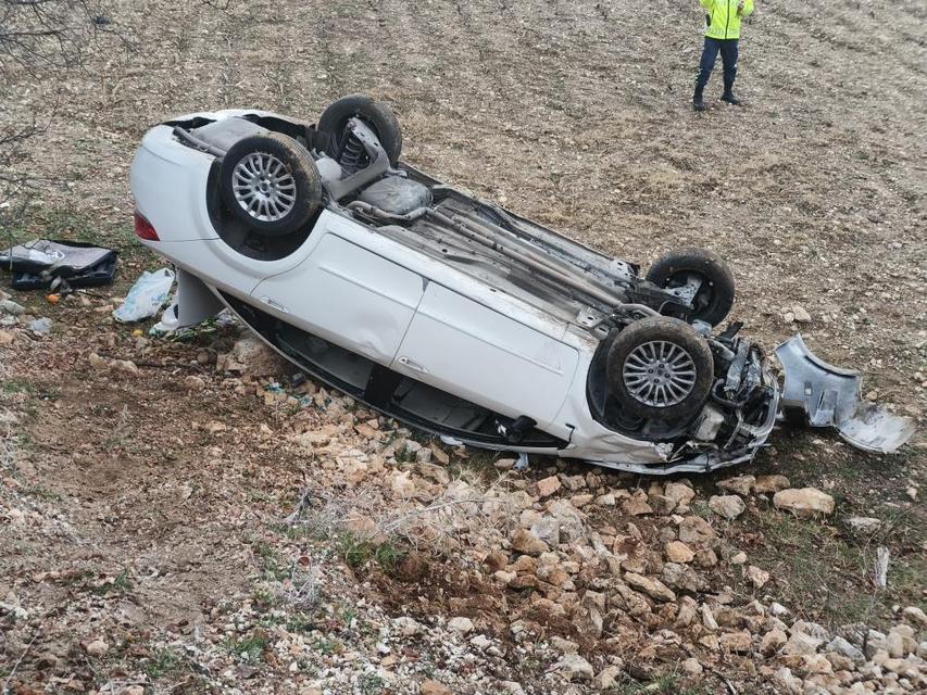 Aydın'ın komşusunda feci kaza: Otomobil tarlaya uçtu, 2 yaralı