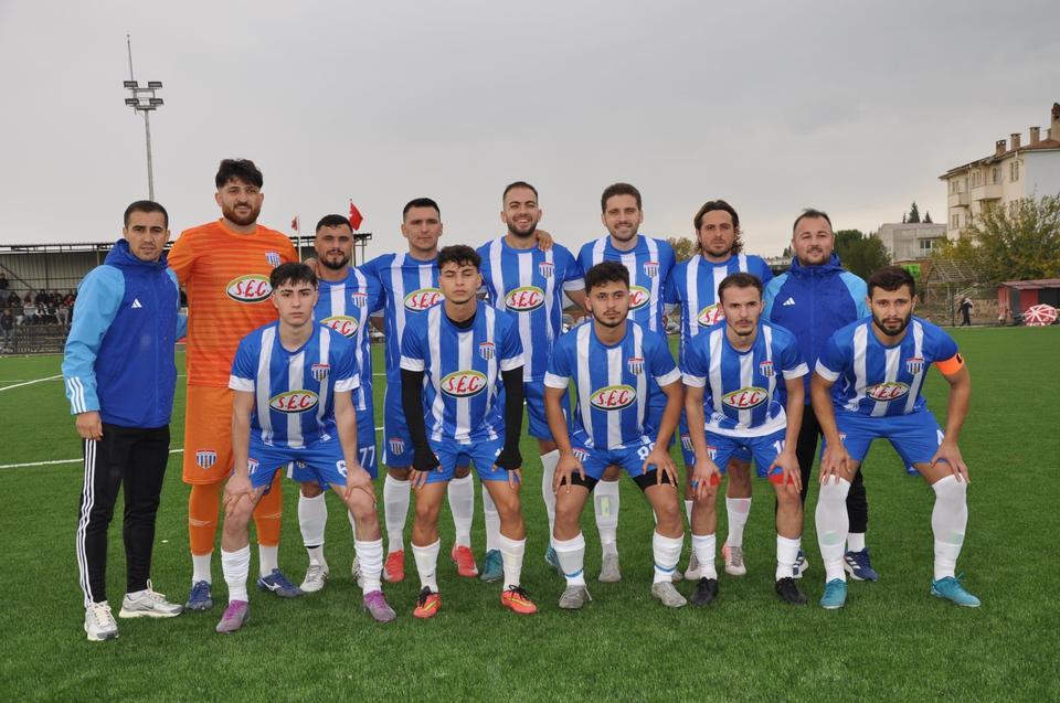 Selendi Belediyespor 3 puanı 3 golle aldı