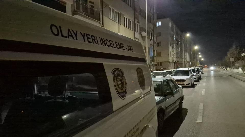 Şüpheli ölüm: Cenazesini oğlu buldu
