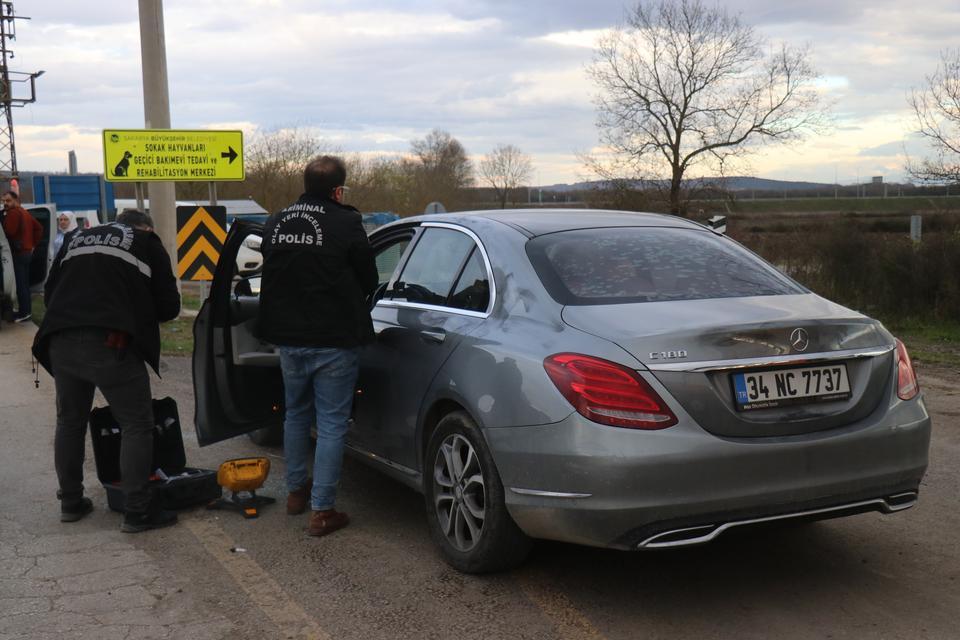 KALP DAMAR CERRAHI OTOMOBİLİNDE BAŞINA POŞET GEÇİRİLMİŞ HALDE ÖLÜ BULUNDU