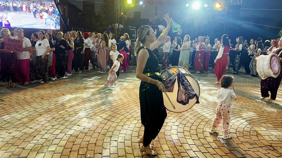 TEKİRDAĞ'DA ŞALVAR GECESİ RENKLİ GÖRÜNTÜLERE SAHNE OLDU