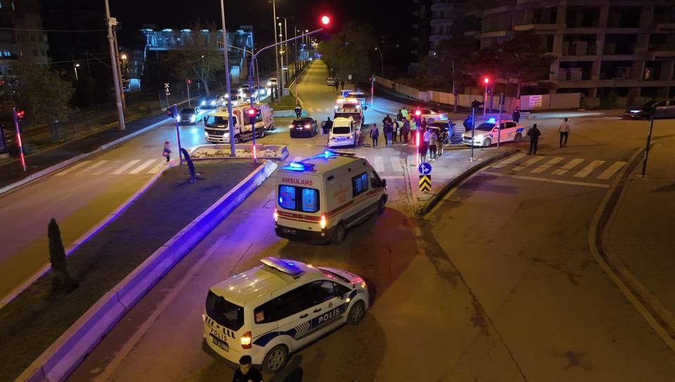 Zincirleme trafik kazası: 2 yaralı