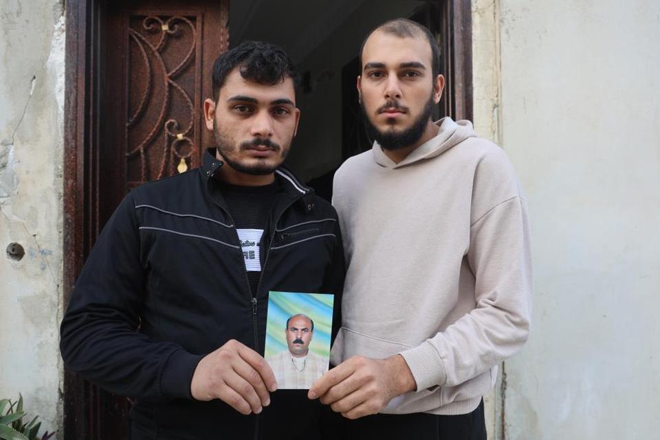 Kalp krizi geçiren adam duvarın üzerinden bahçeye düştü